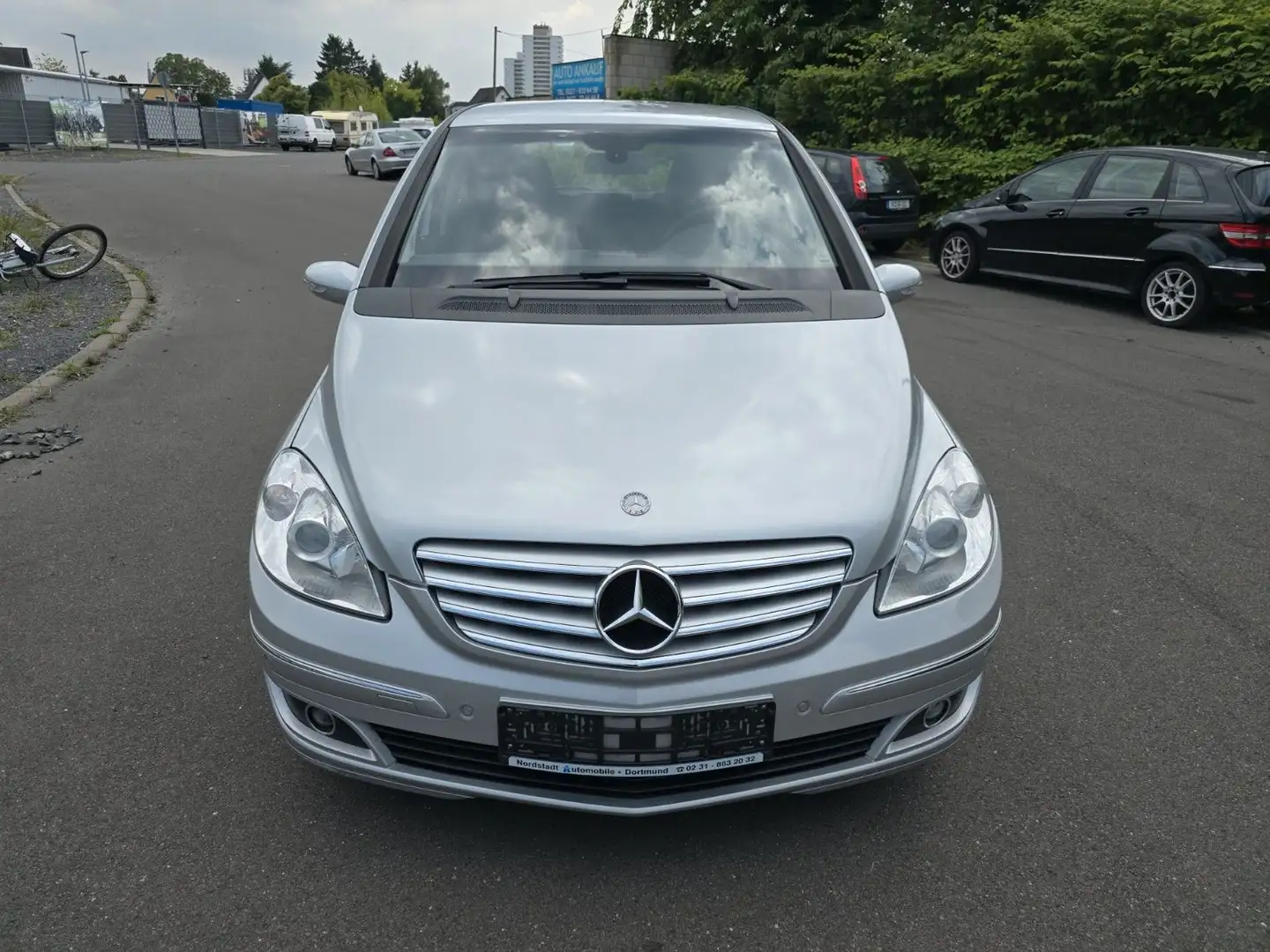 Mercedes-Benz B 150 B -Klasse B 150,Automatik,Hu+Au bis 07.27 Срібний - 2