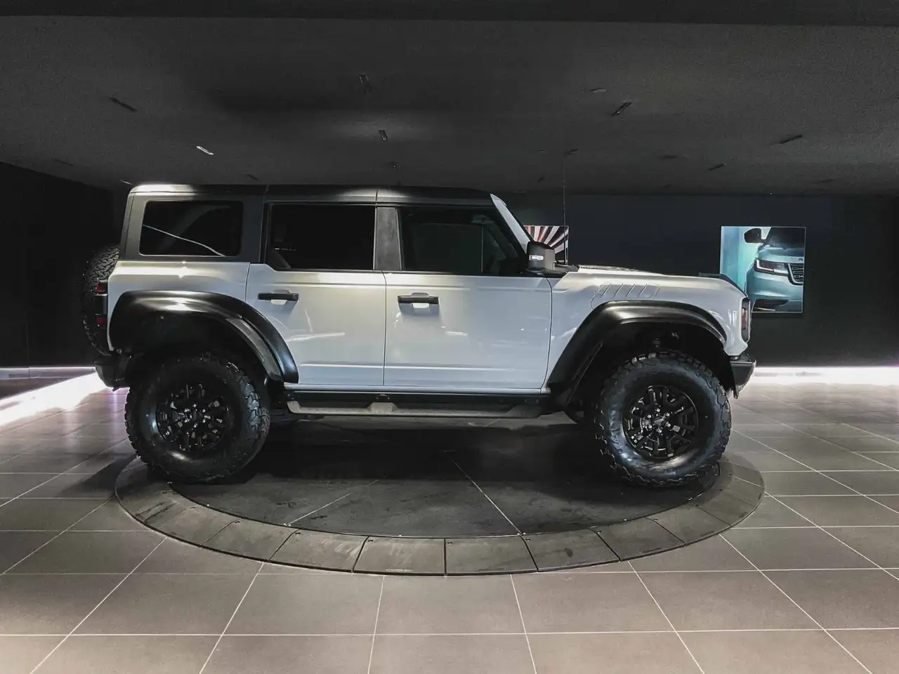 Ford Bronco снимка Ford Bronco
