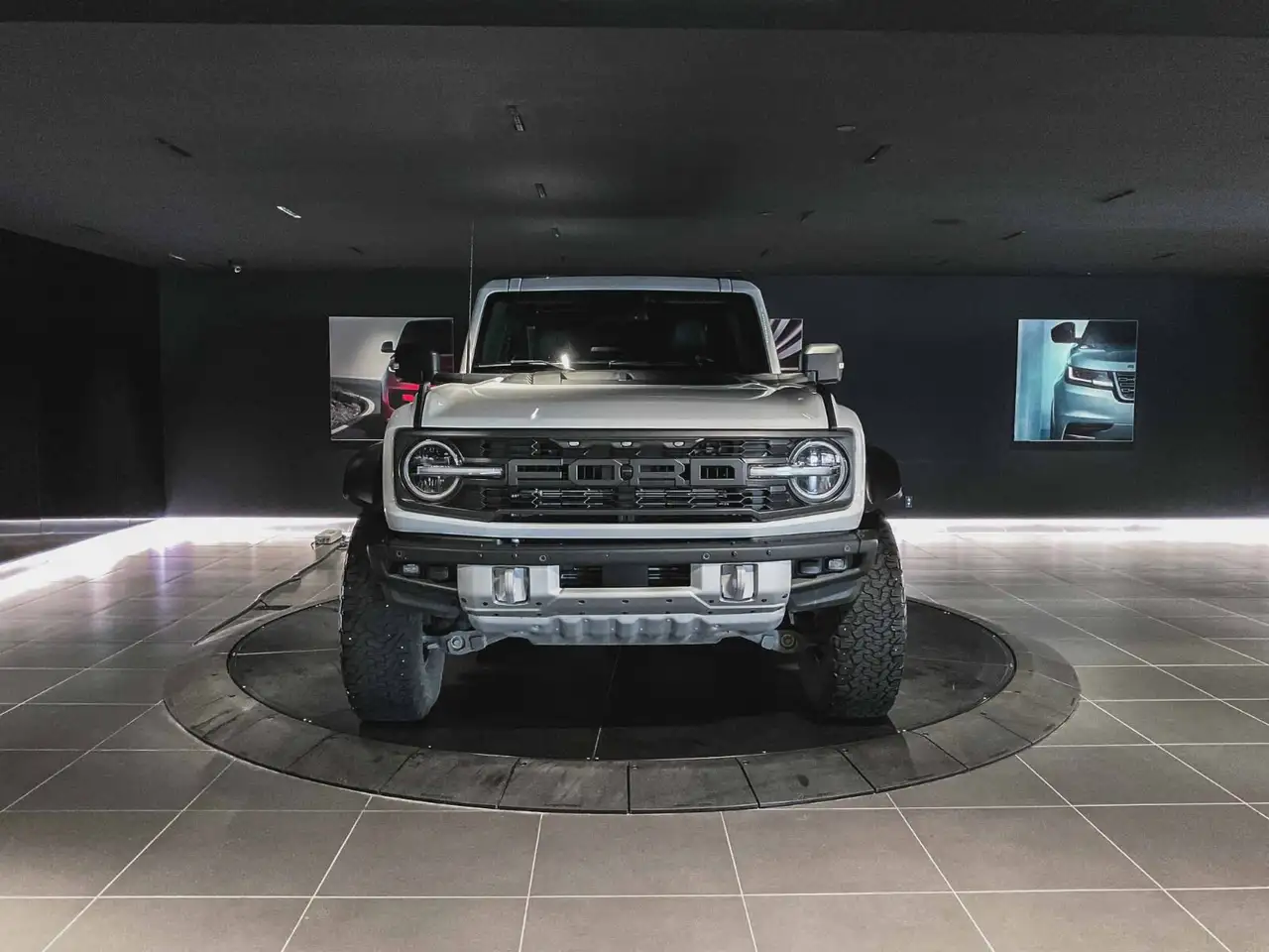 Ford Bronco снимка Ford Bronco