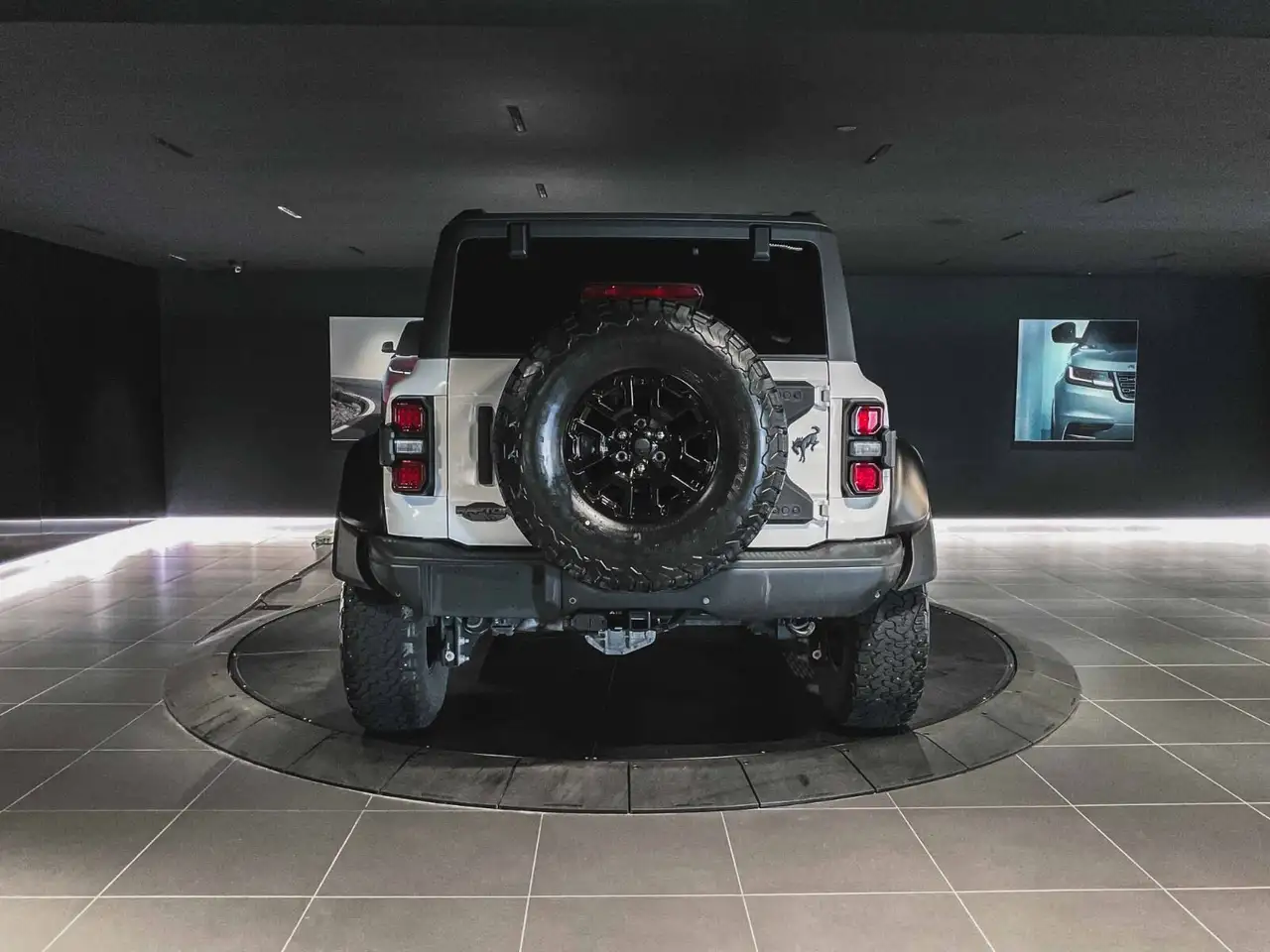 Ford Bronco снимка Ford Bronco
