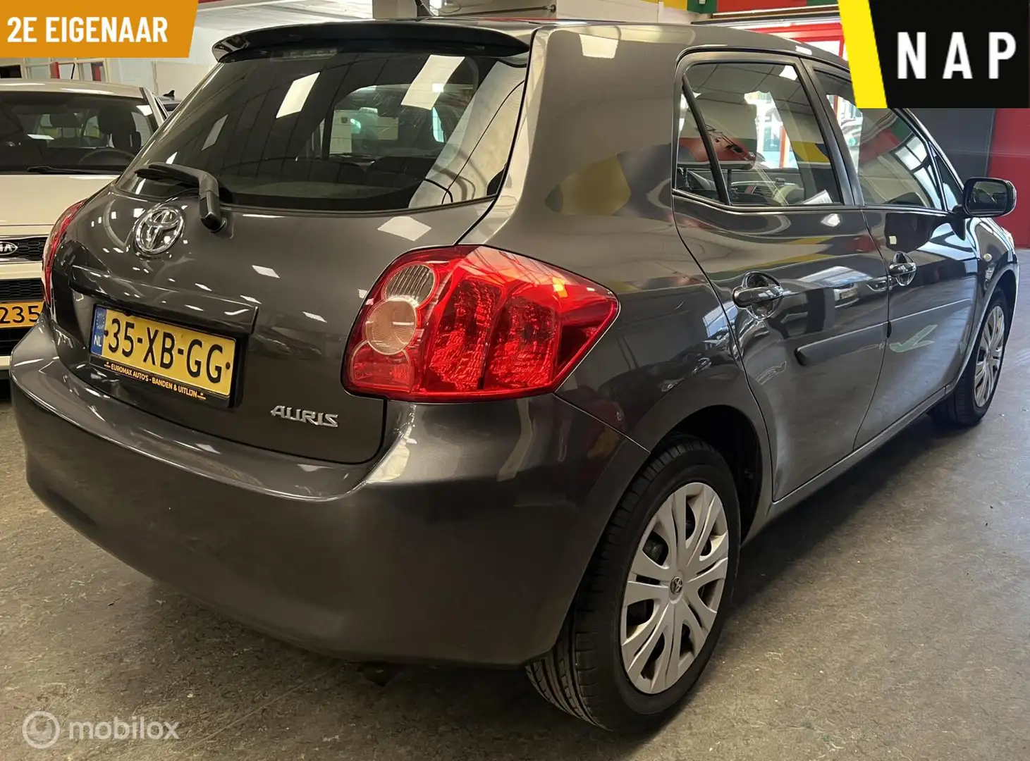 Toyota Auris 1.4-16V 2e Eigenaar - NAP - Navigatie - Gris - 2