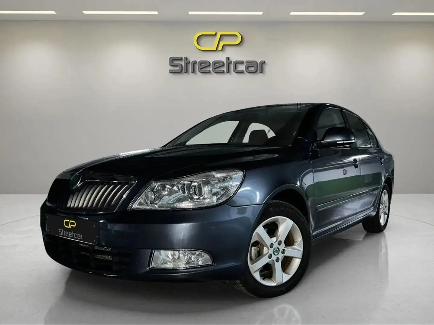 Skoda Octavia 1.6 TDI CR Ambition Gris - 1