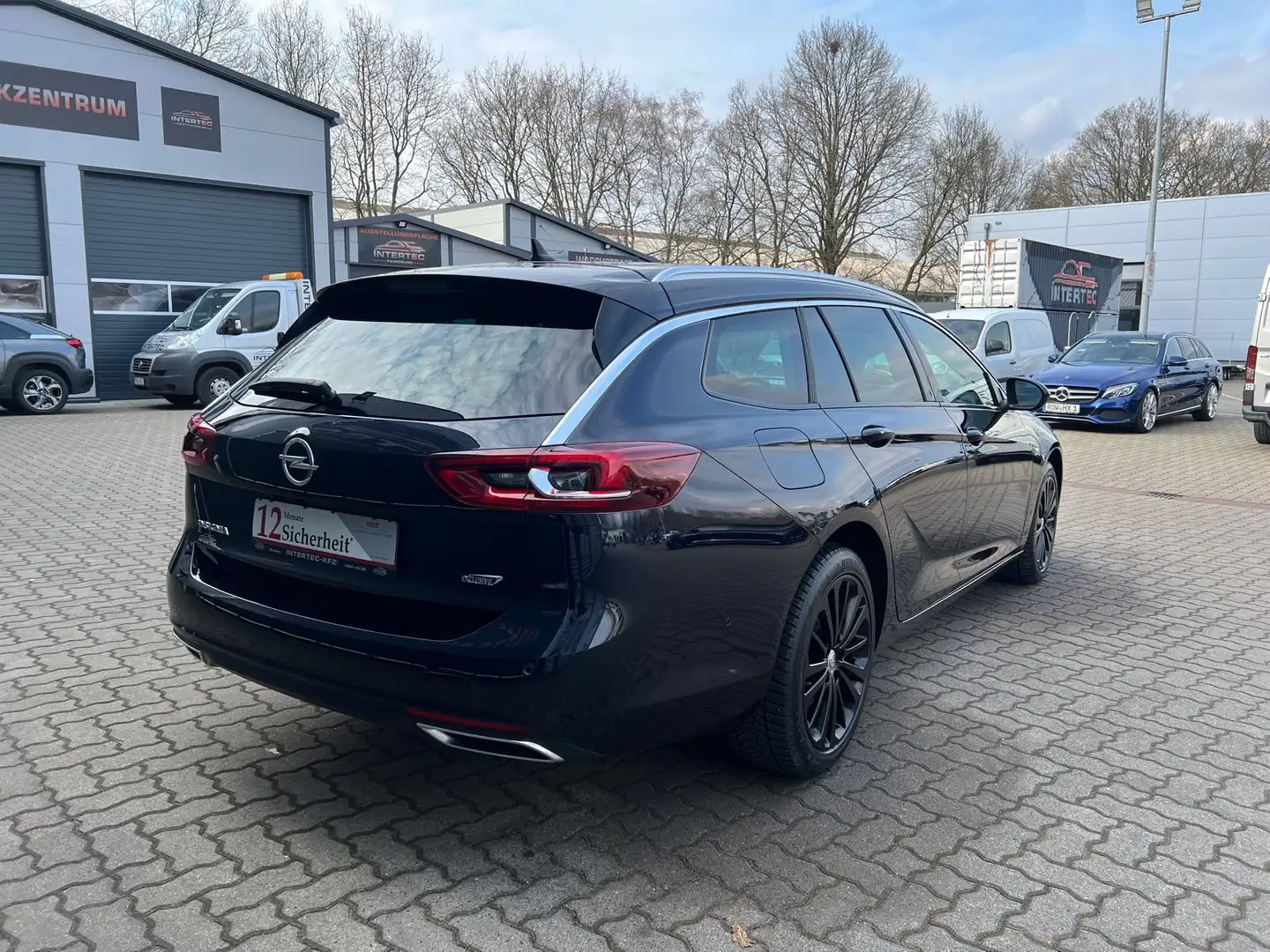 Opel Insignia B Sports Tourer Innovation4x4 Exclusive Blue - 2