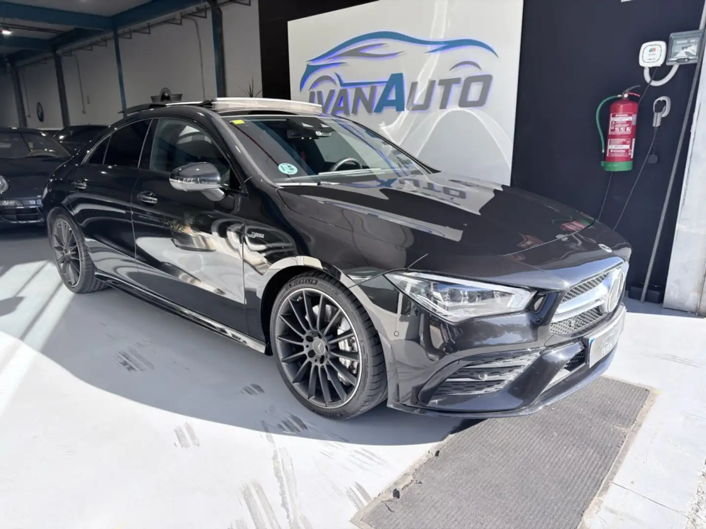 Mercedes-Benz CLA 35 AMG 4Matic+ 7G-DCT Noir - 1