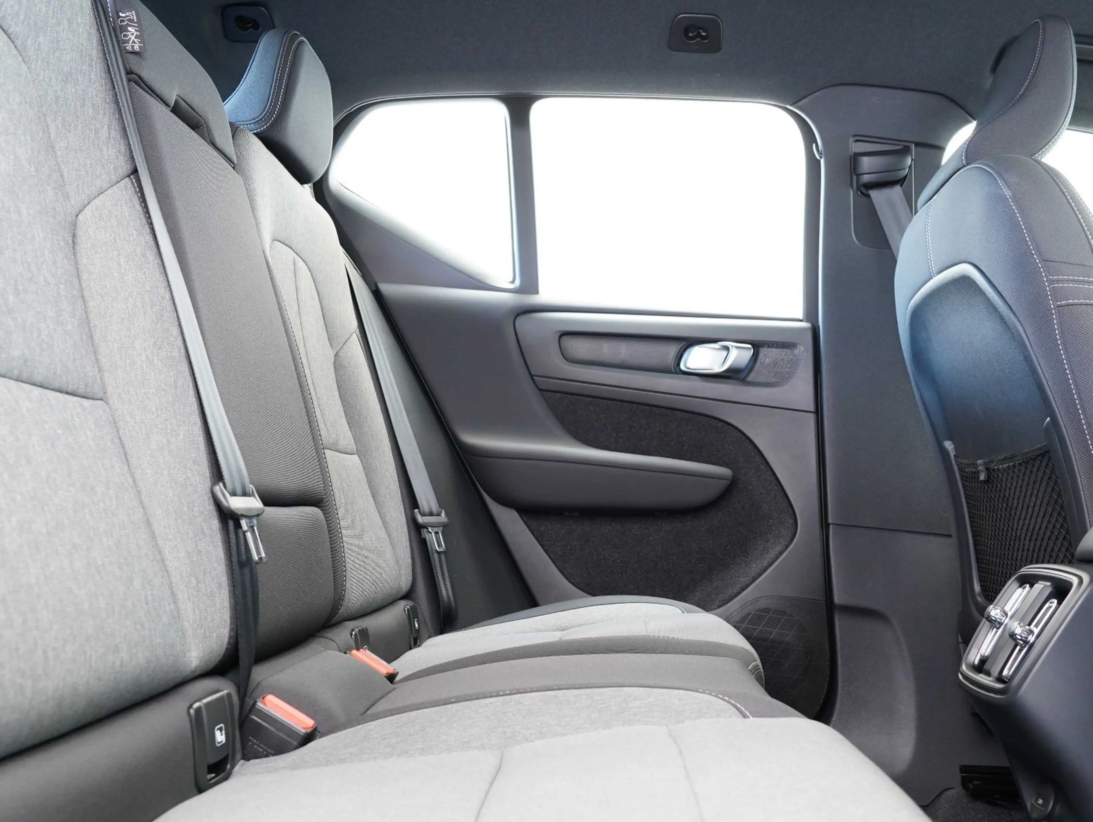 Volvo XC40 B3 B 2WD Core NAVI/GOOGLE/LED/KAMERA — photo 14