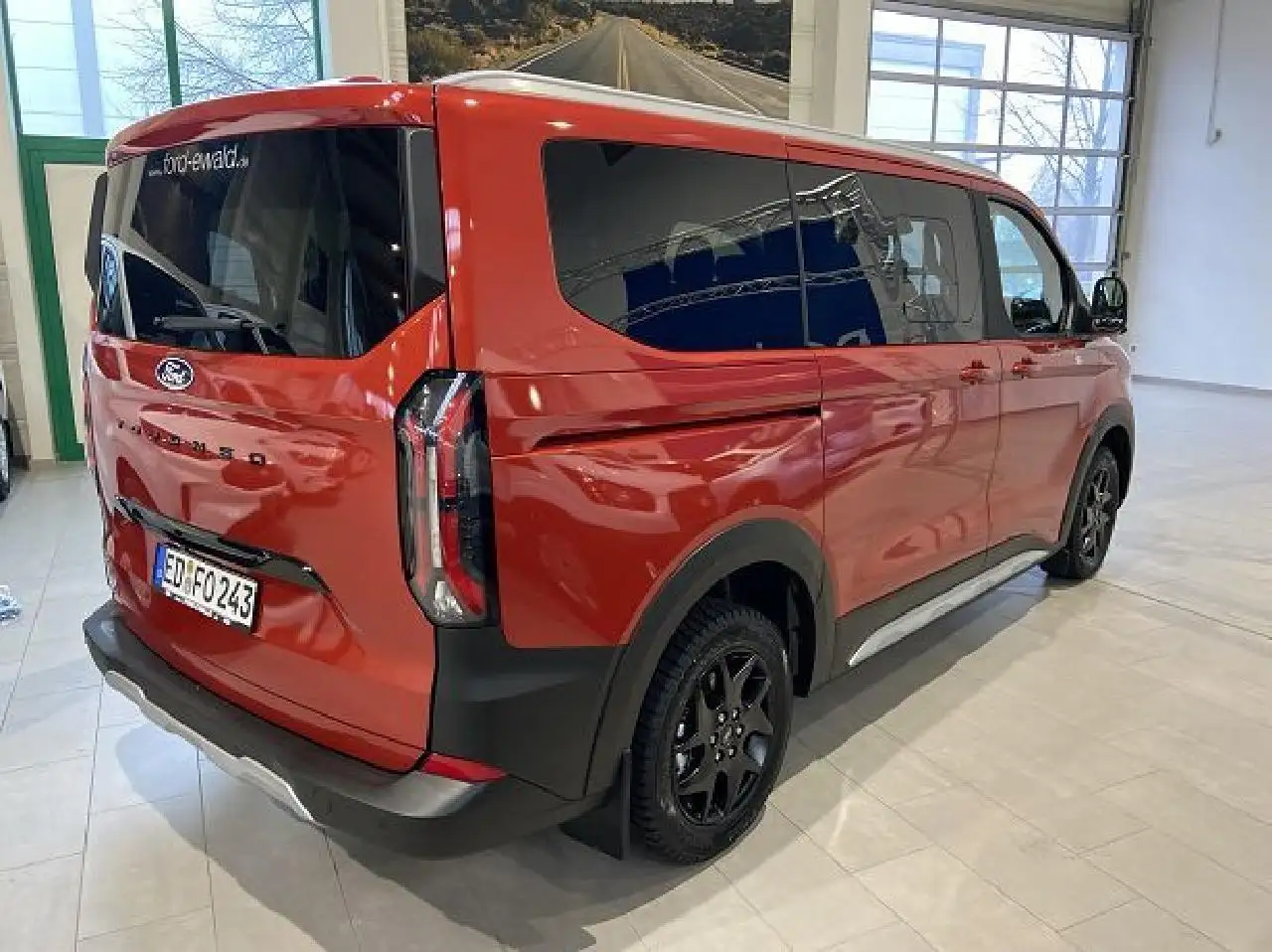 Ford Tourneo Plug-in Hybrid 340 L1 Tourneo Active FWD, миниатюра 3