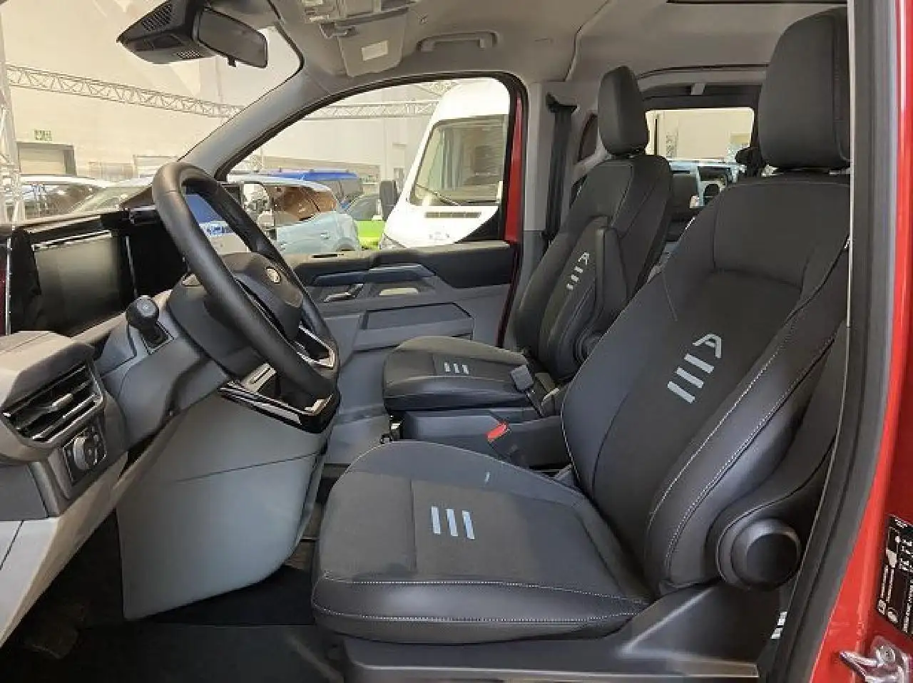 Ford Tourneo Plug-in Hybrid 340 L1 Tourneo Active FWD, миниатюра 5