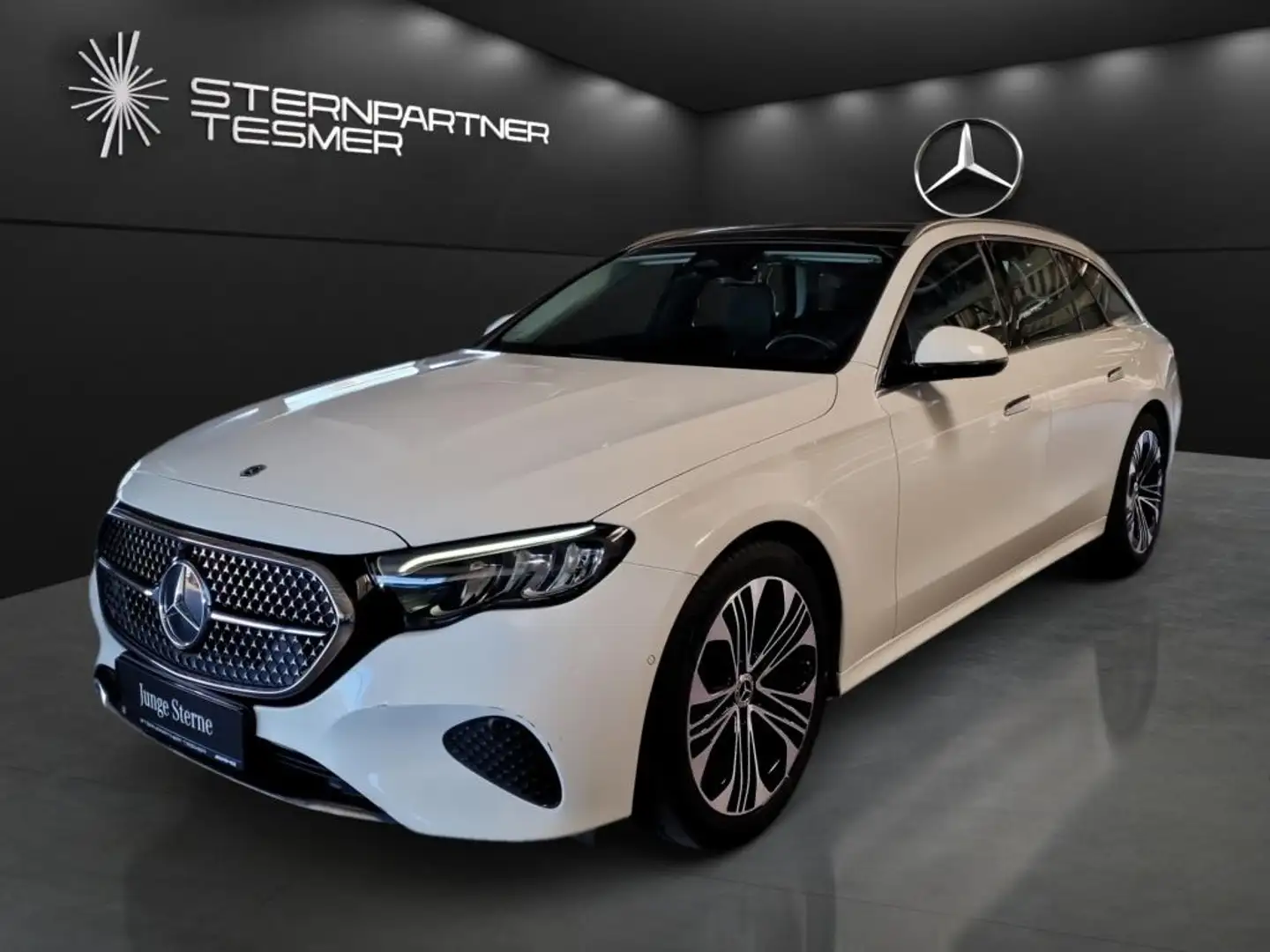 Mercedes-Benz E 200 T AVANTGARDE+MBUX+PANO+DISTR+TOTW+AMBIENTE Weiß - 2