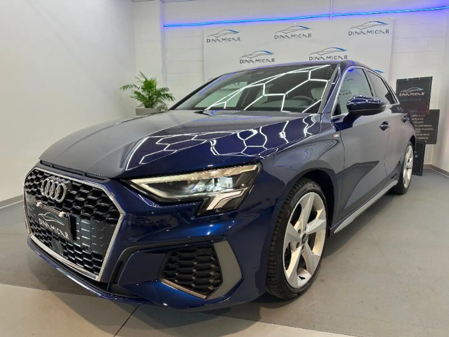Audi A3 A3 SPB 35 TDI S tronic S line edition Blau - 1