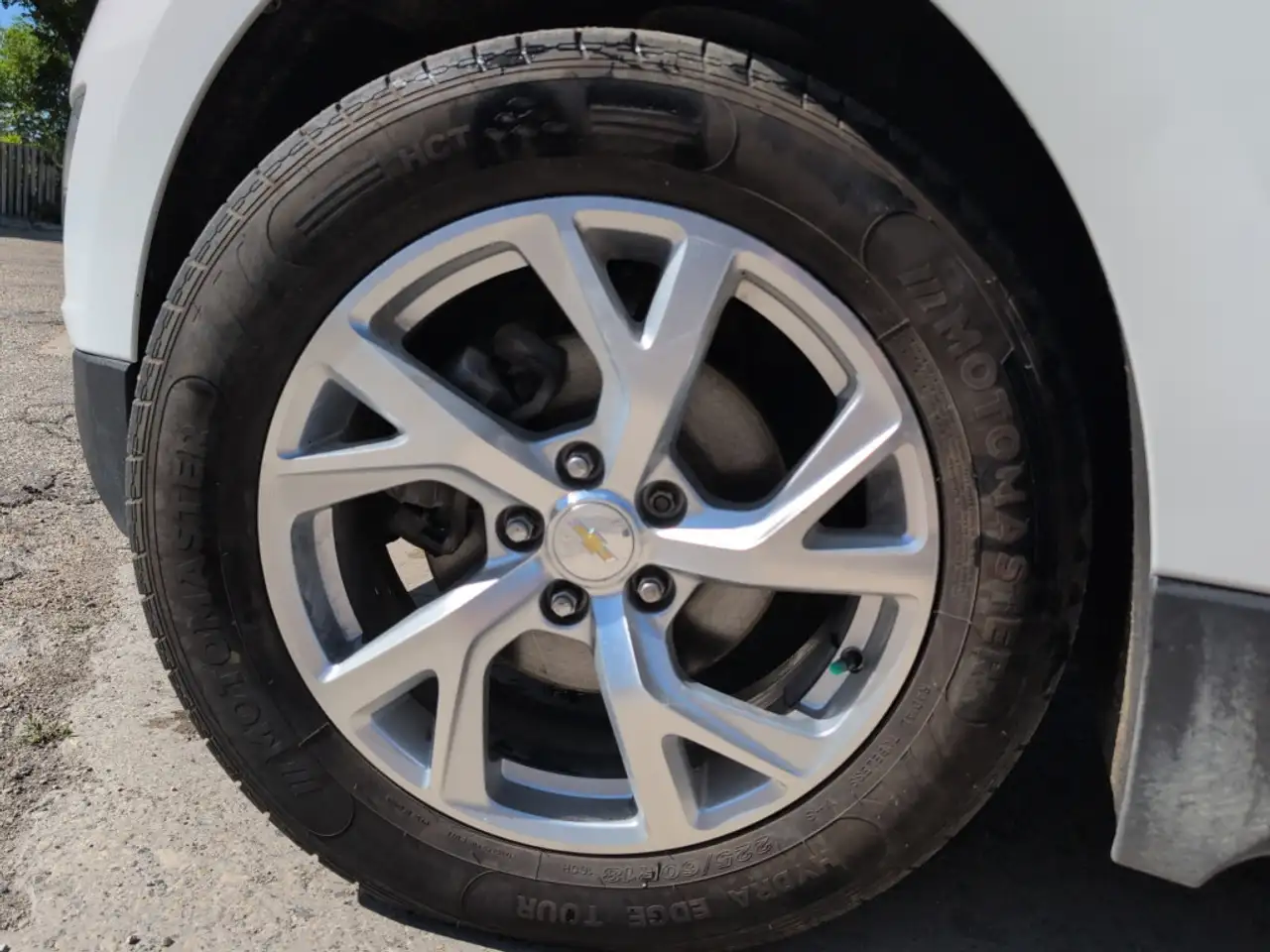 Chevrolet Equinox photo Chevrolet Equinox