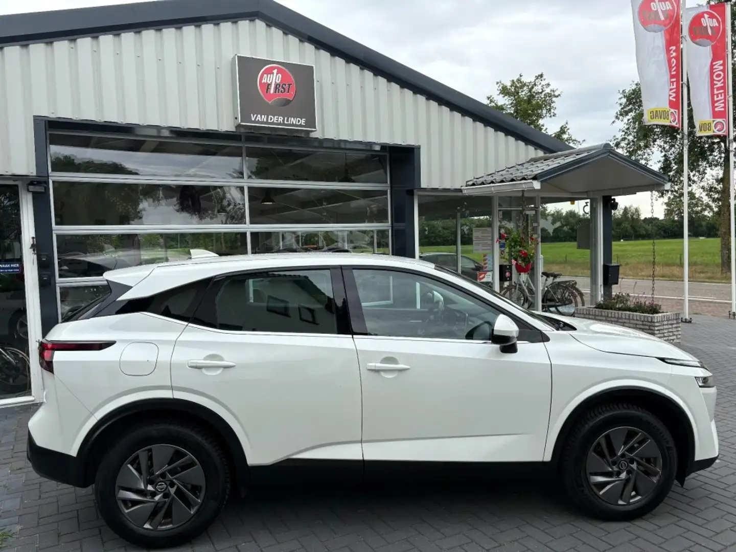 Nissan Qashqai 1.3 MHEV Business Access, Adapt.cruise, LaneAssist Wit - 2
