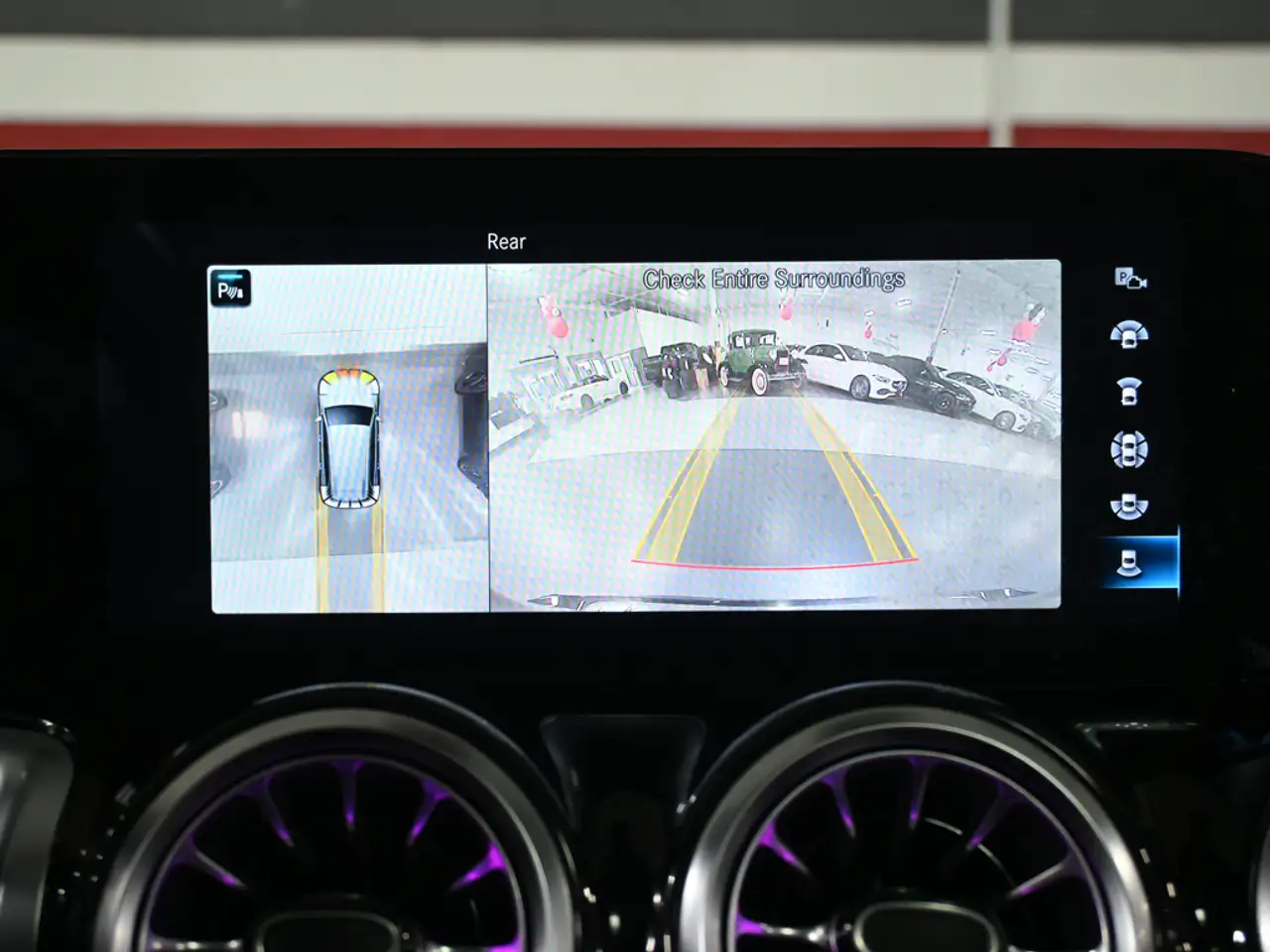 Mercedes-Benz GLB снимка Mercedes-Benz GLB