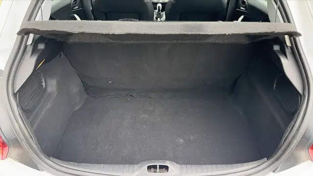 Peugeot 208 view 14