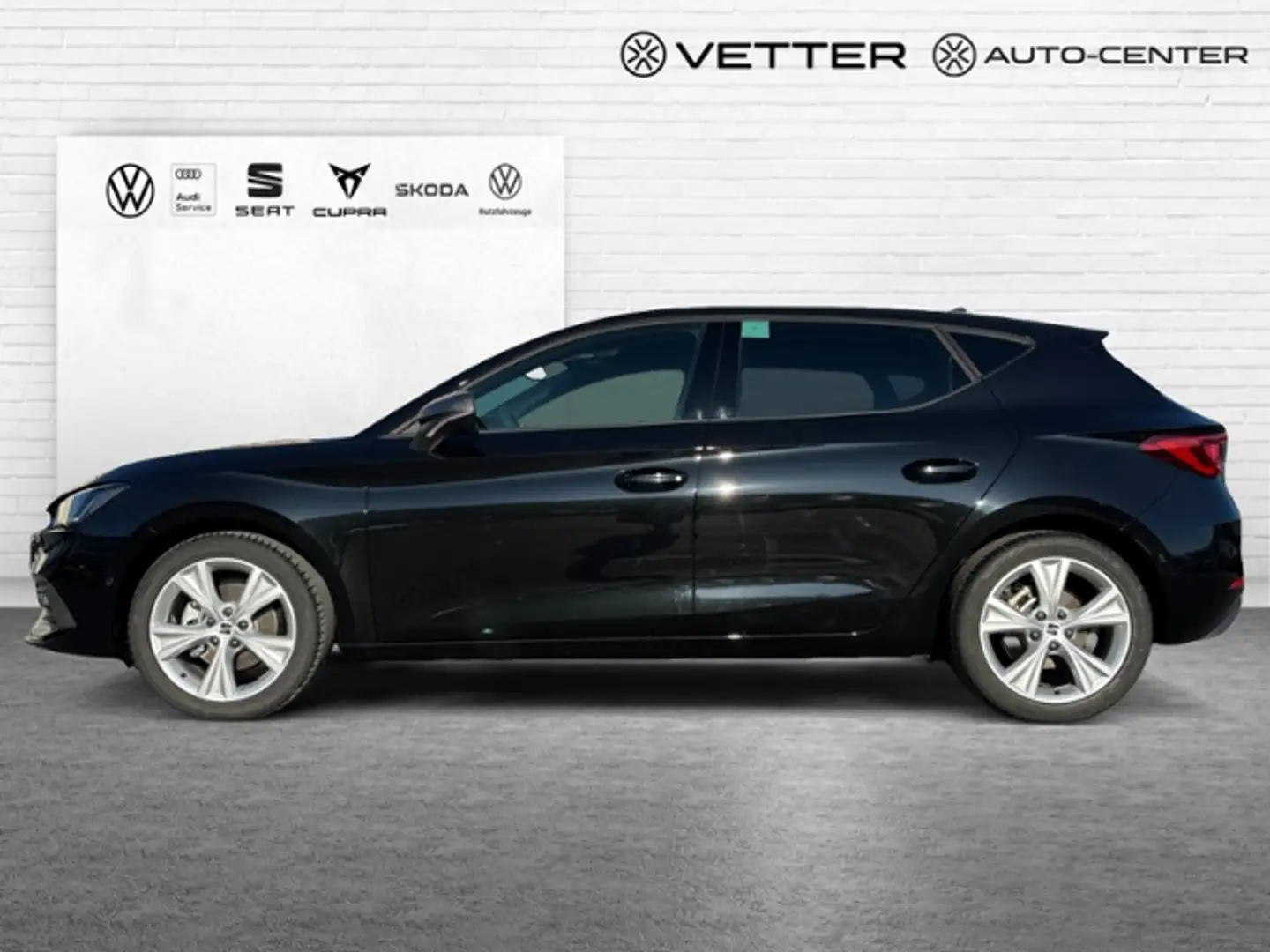 SEAT Leon 1.5 eTSI FR DSG KLIMA LED ALU Schwarz - 2