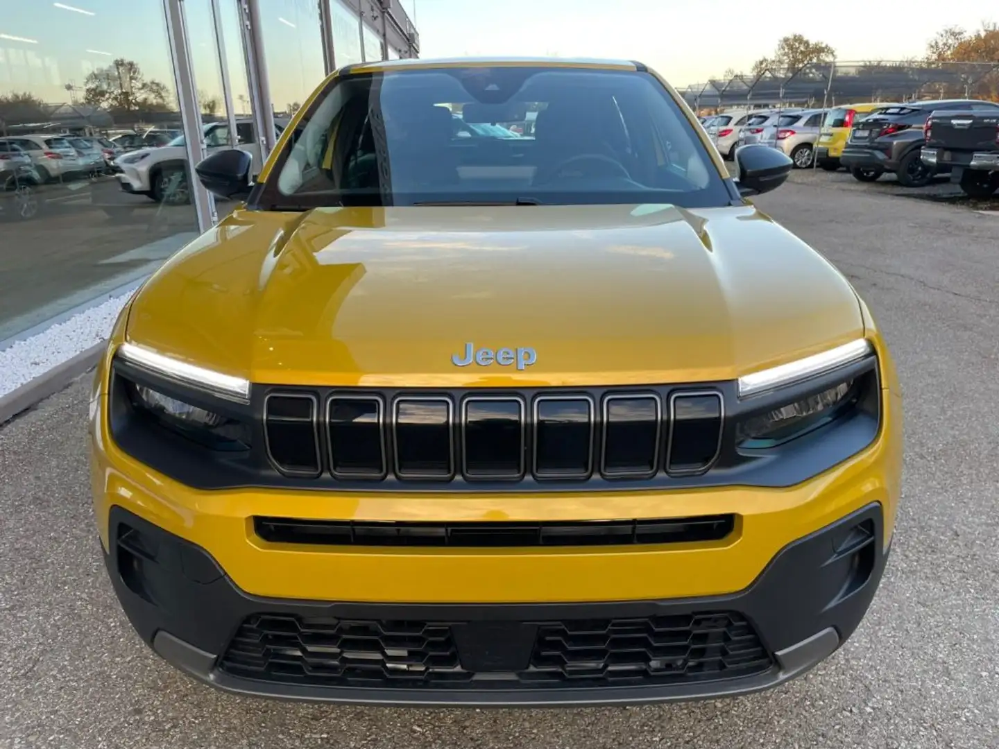 Jeep Avenger 1.2 Turbo 100 CV MHEV Longitude Gelb - 2