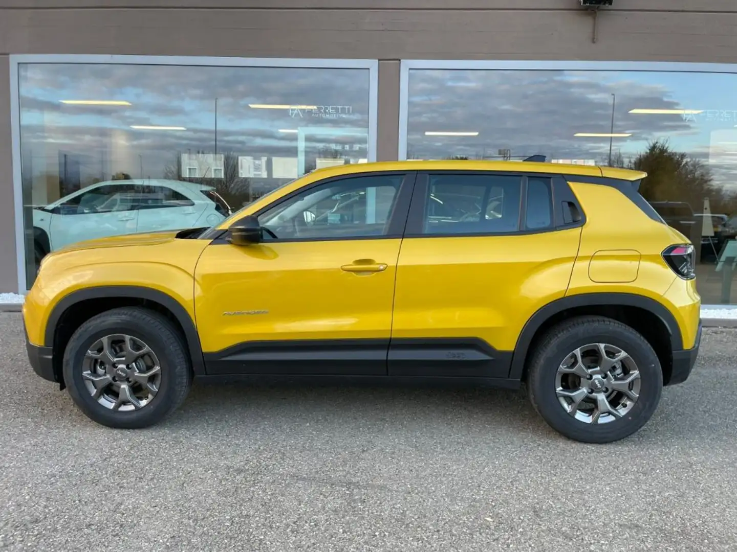 Jeep Avenger 1.2 Turbo 100 CV MHEV Longitude Gelb - 1