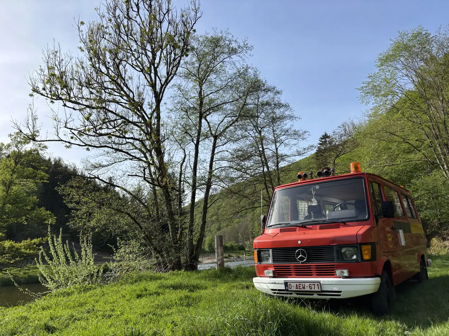Mercedes-Benz 210/310 Brandweerwagen en camper Czerwony - 1