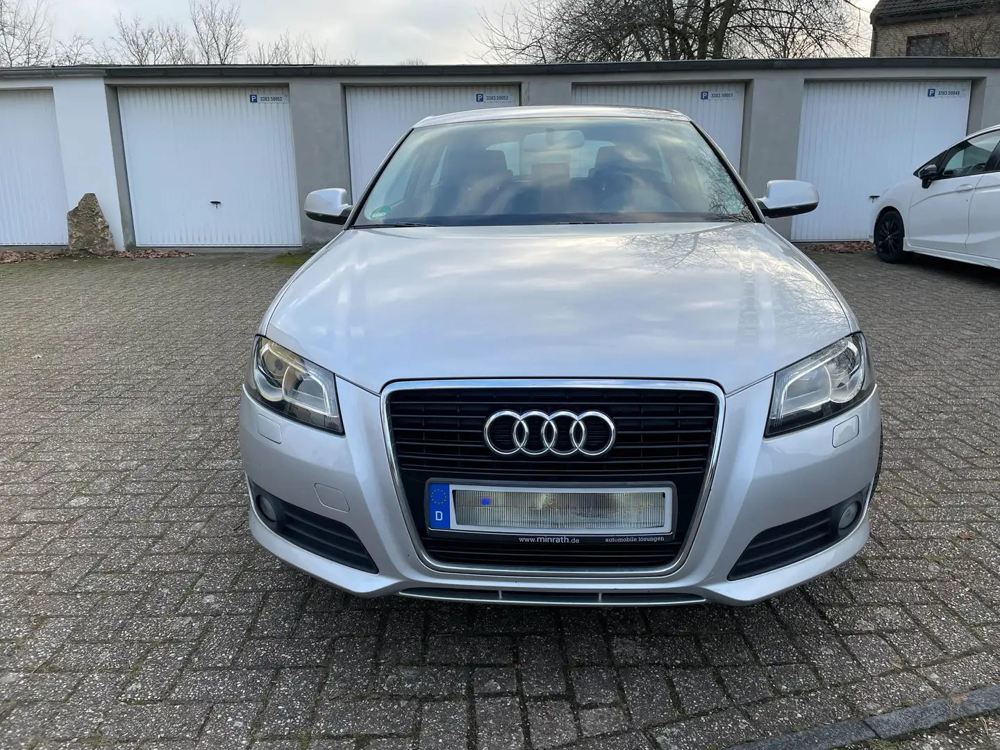 Audi A3 A3 1.4 TFSI Attraction Silber - 2