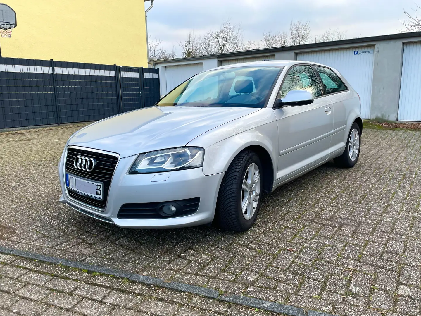 Audi A3 A3 1.4 TFSI Attraction Silber - 1