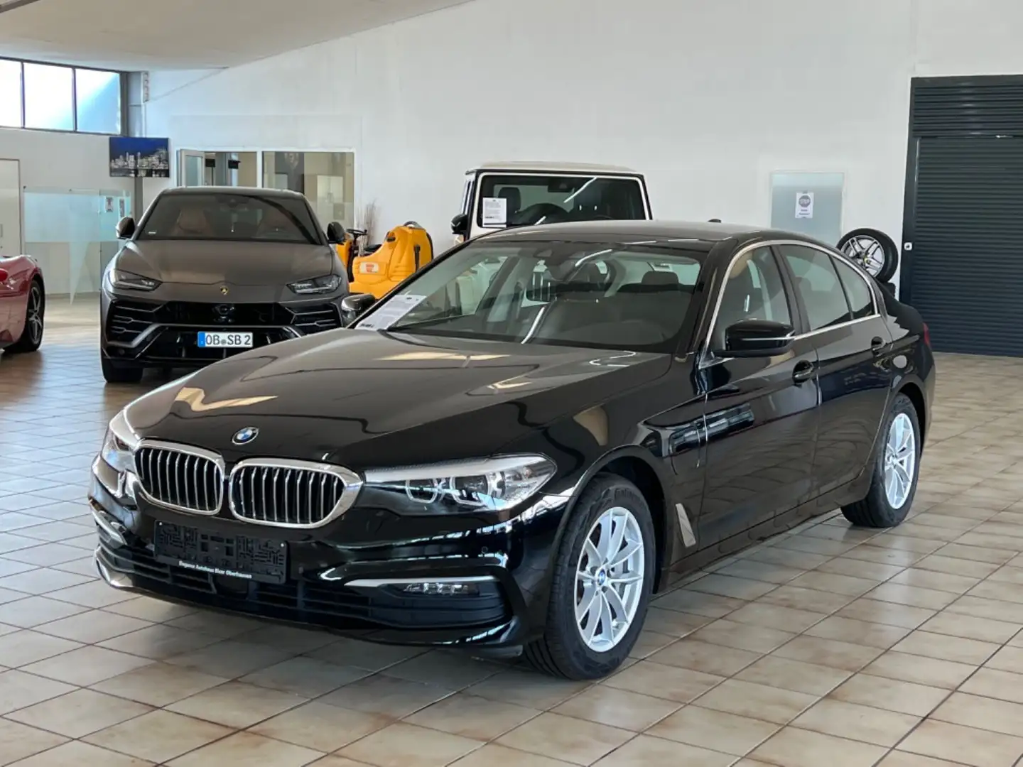 BMW 530 e xDrive Plug-in-Hybrid/Allrad/Finanz 3,99% Zwart - 1