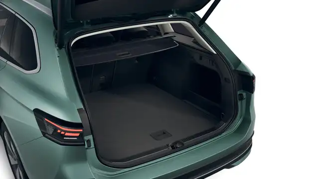 Volkswagen Passat view 8