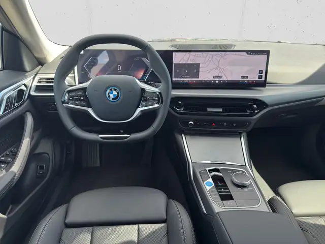 BMW I4 view 12