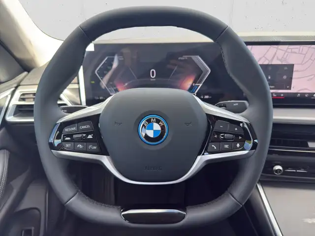 BMW I4 view 11