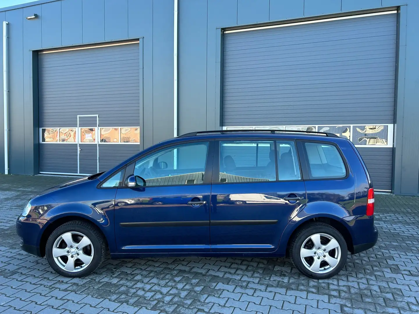 Volkswagen Touran 1.6-16V FSI Athene Airco!! Nieuwe APK!! Blauw - 2
