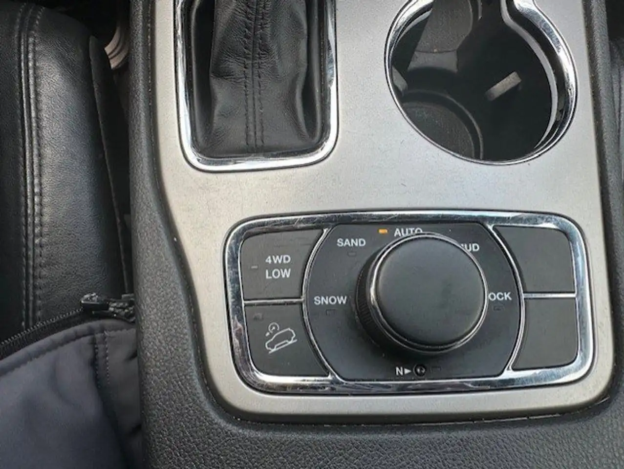 Jeep Grand Cherokee снимка Jeep Grand Cherokee