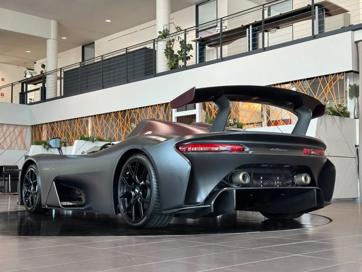 Dallara Stradale Barchetta Spoiler Exposed Carbon Nero Schwarz - 2