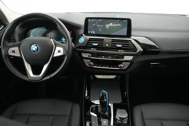 BMW iX3 80 kWh LEDER/CUIR LED GPS PDC CAM Pano BLIS Verw.