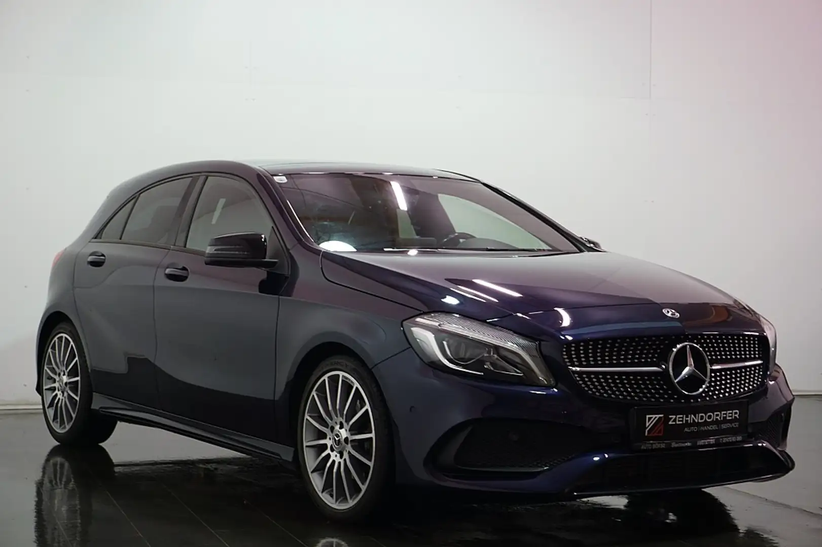 Mercedes-Benz A 180 d / 3 X AMG / Navi / Panoramadach / Pickerl neu Blau - 2