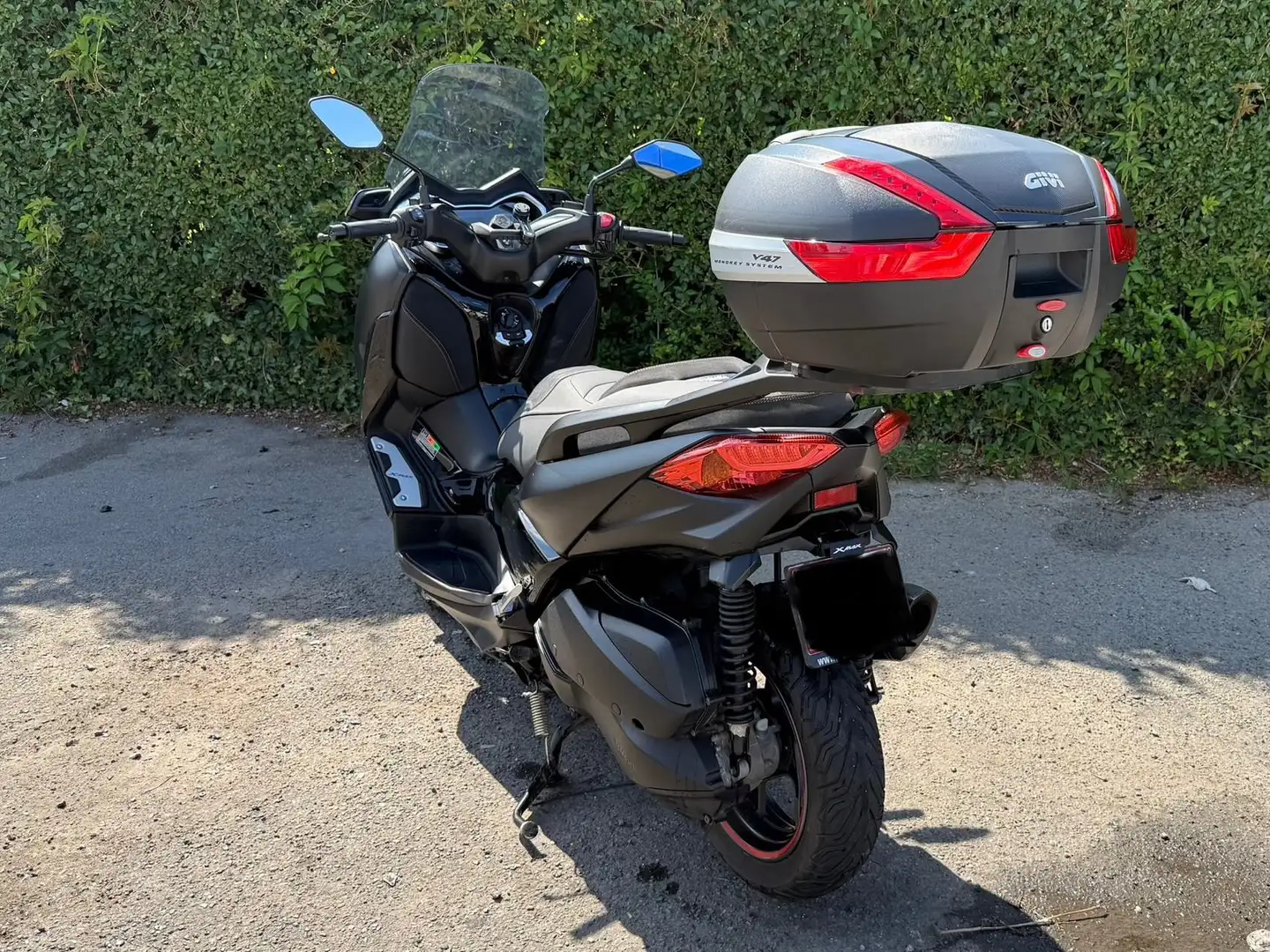 Yamaha X-Max 300 Iron Max Black - 2