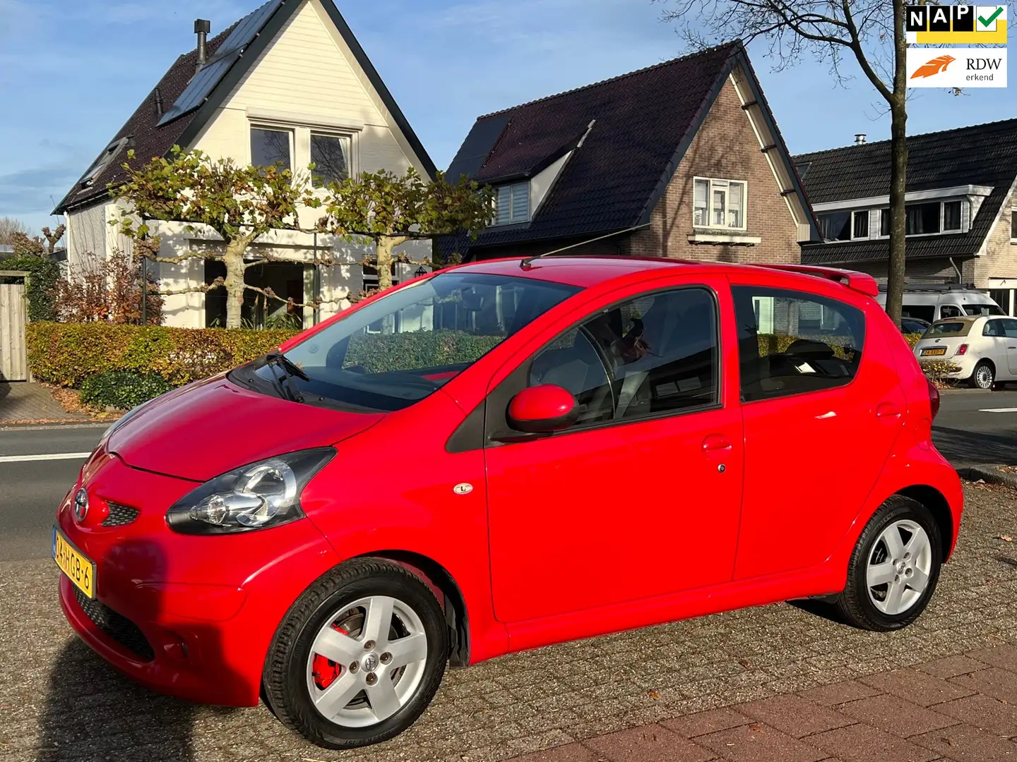 Toyota Aygo 1.0-12V Sport 69.000 km NL-AUTO-NAP Rouge - 1