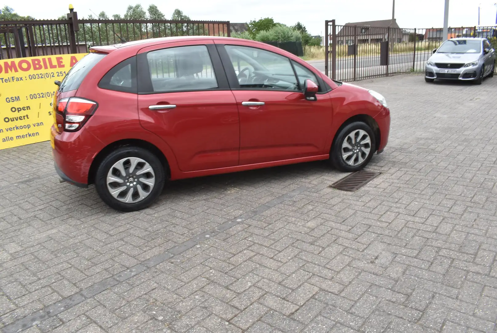 Citroen C3 1.4 e-HDi Seduction / Airco Rouge - 2