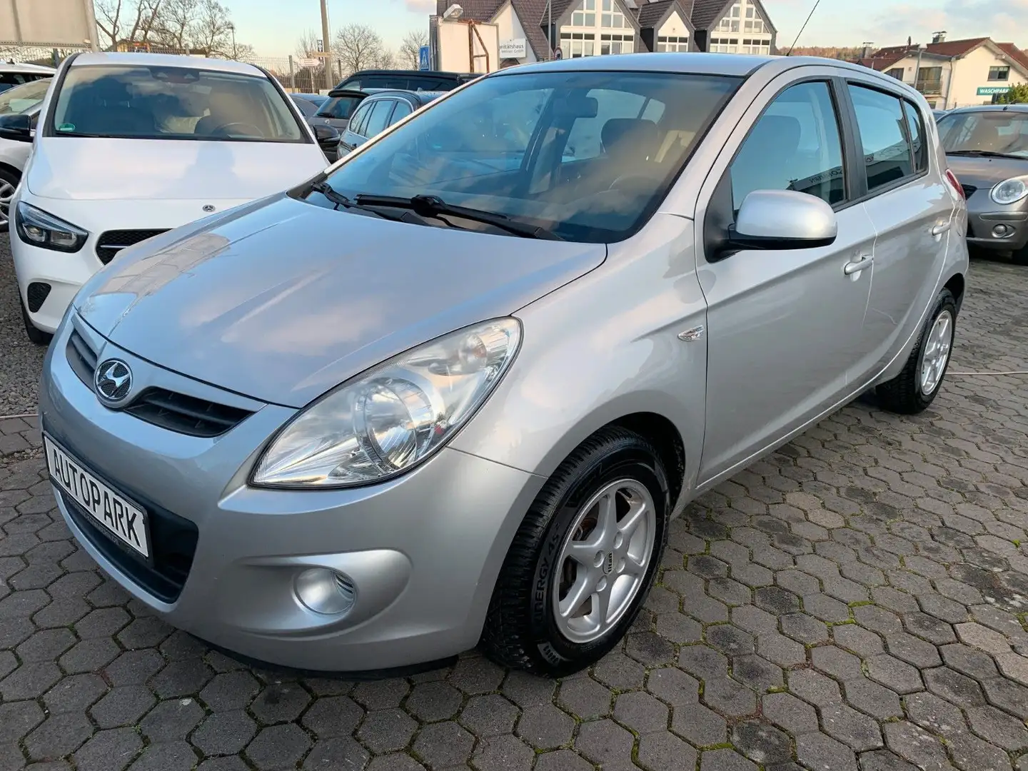 Hyundai i20 FIFA WM Edition* Silber - 1