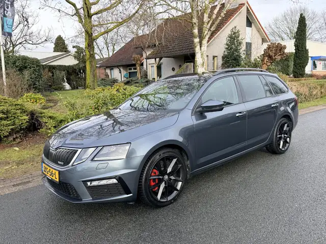 Skoda Octavia Combi 2.0 TSI RS230 DSG•Pano•ACC