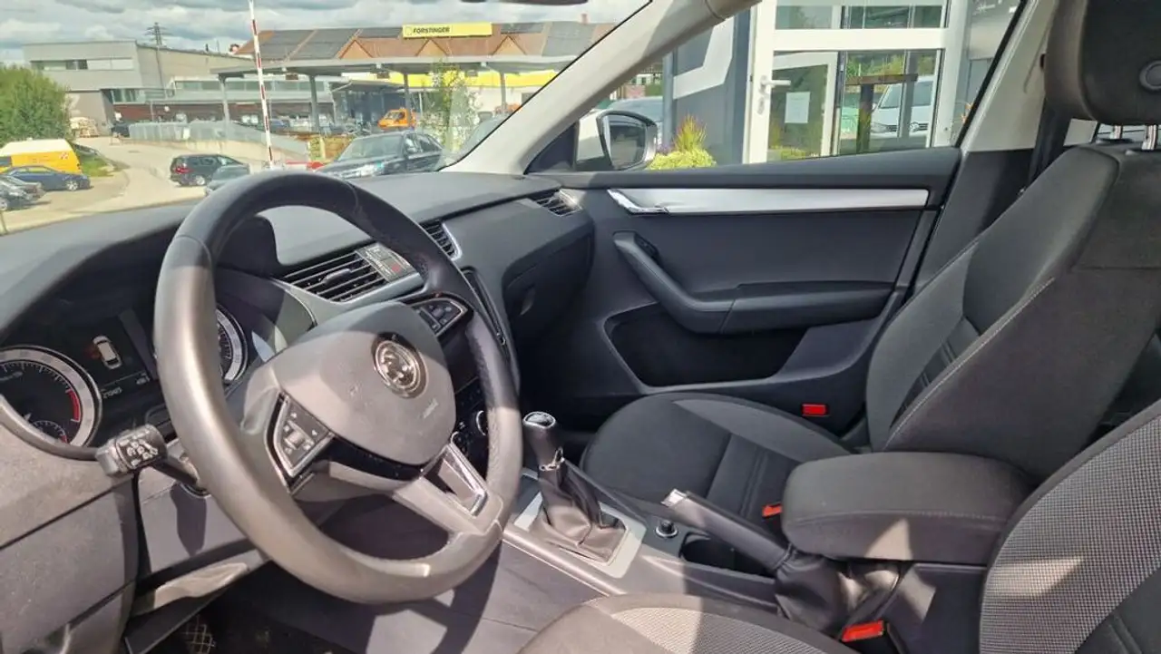 Skoda Octavia Kombi TDI ''1.Besitz'', миниатюра 9