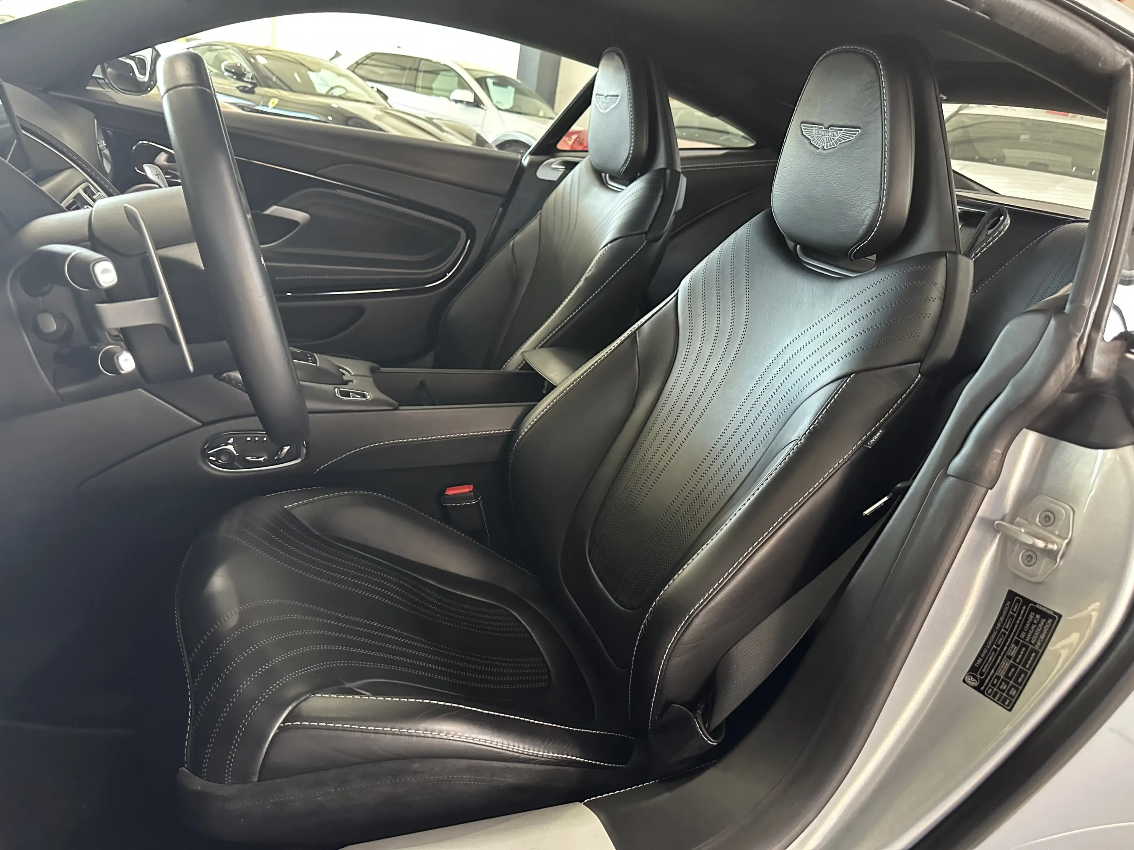 Aston Martin DB11 V 12 Launch Edition B&O 360 U-Frei — photo 13