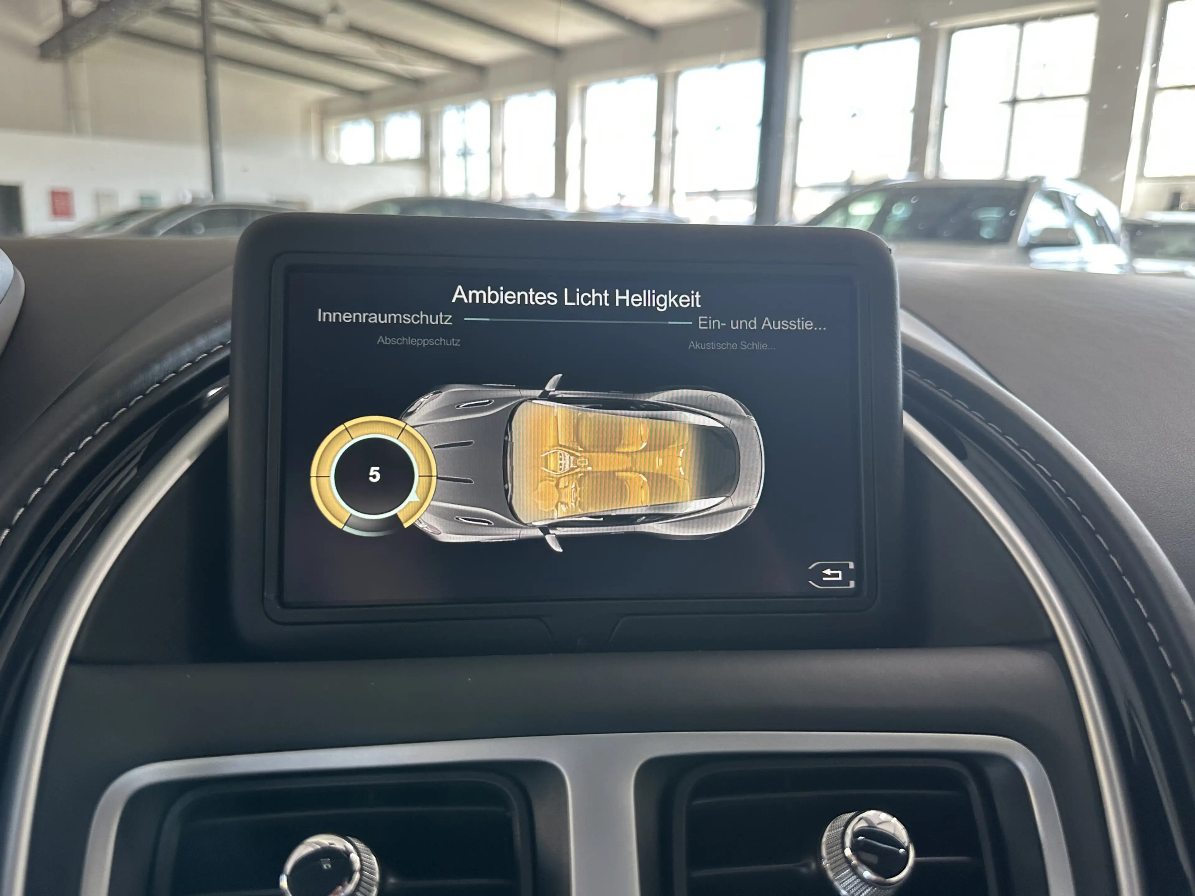 Aston Martin DB11 V 12 Launch Edition B&O 360 U-Frei — photo 27