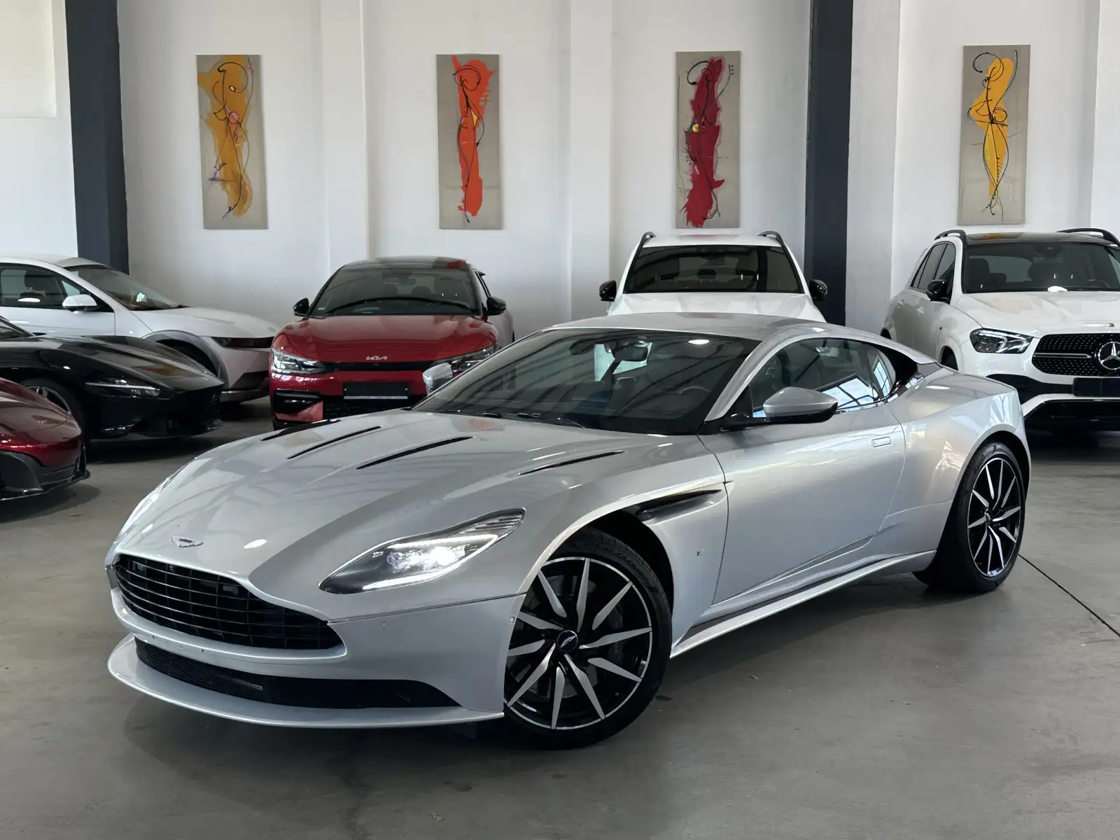 Aston Martin V 12 Launch Edition B&O 360 U-Frei