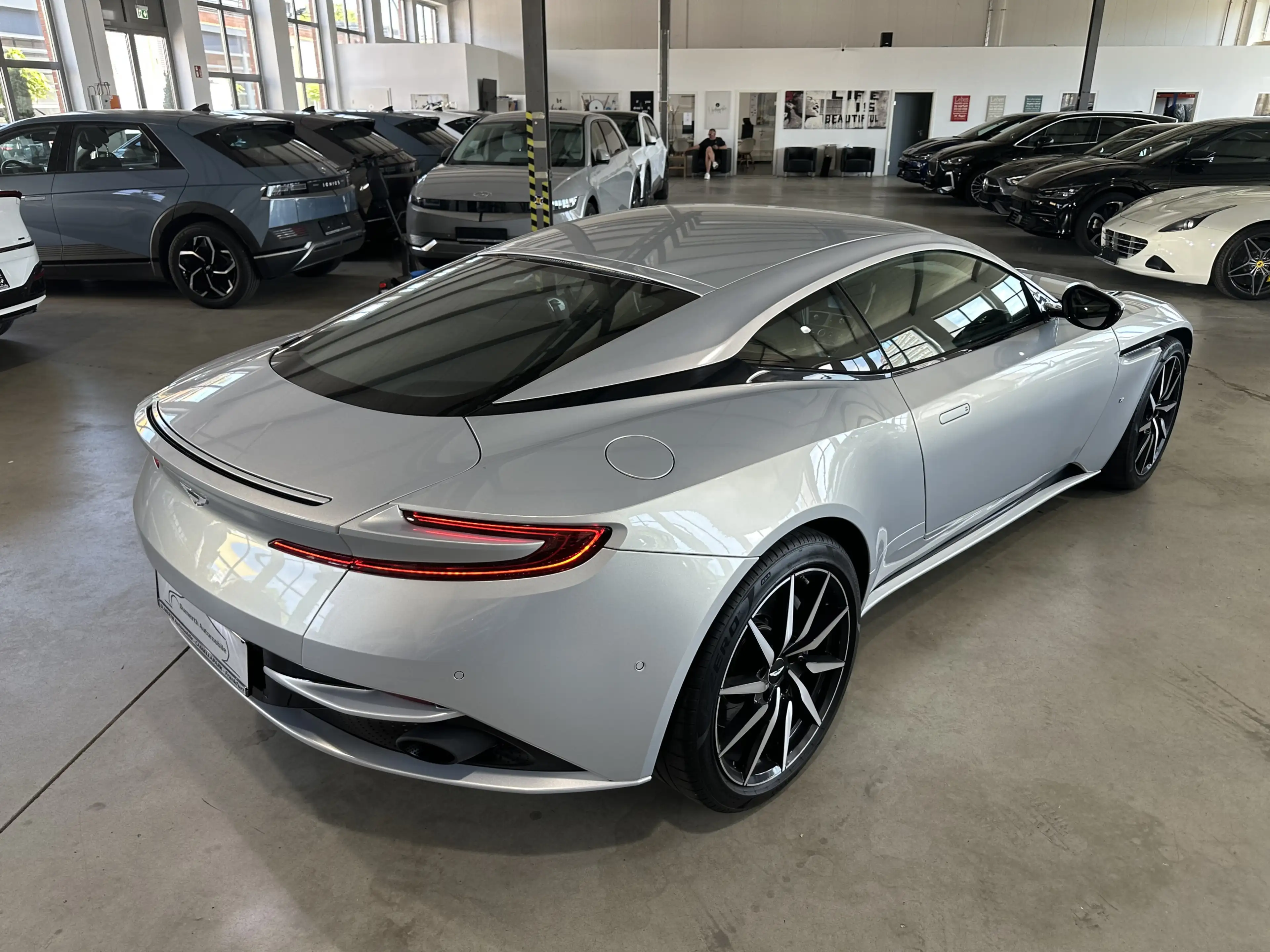 Aston Martin DB11 V 12 Launch Edition B&O 360 U-Frei — photo 6