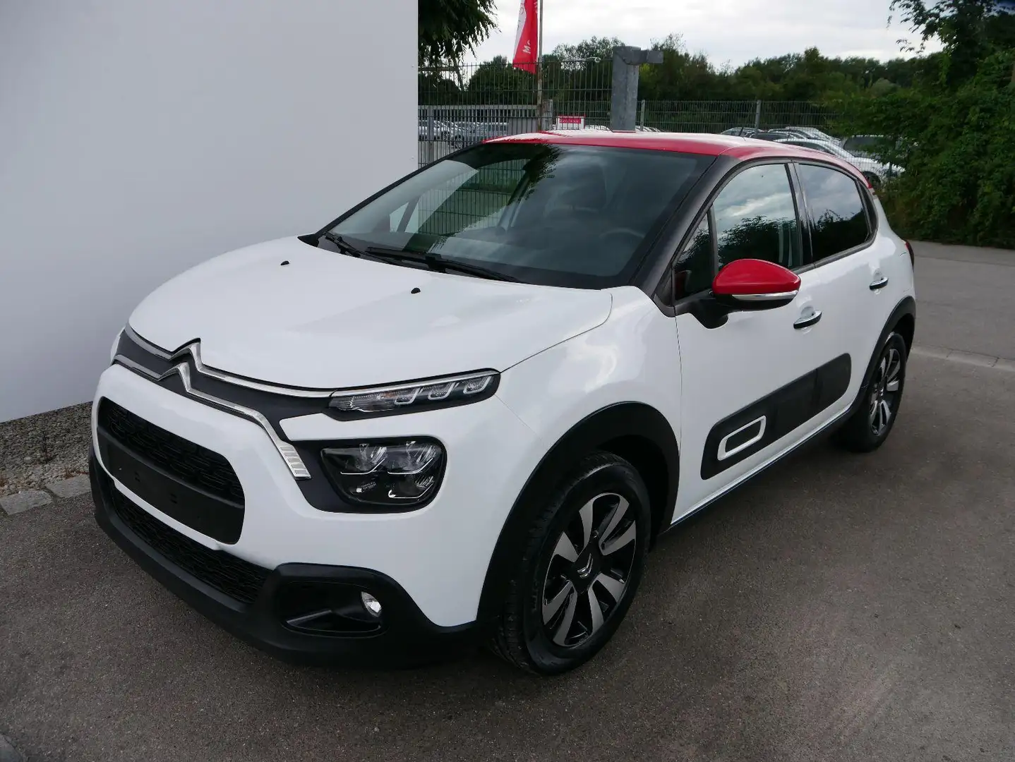 Citroen C3 PureTech 110 EAT6 Shine - S&S 110HP FWD Automatic* Rot - 1