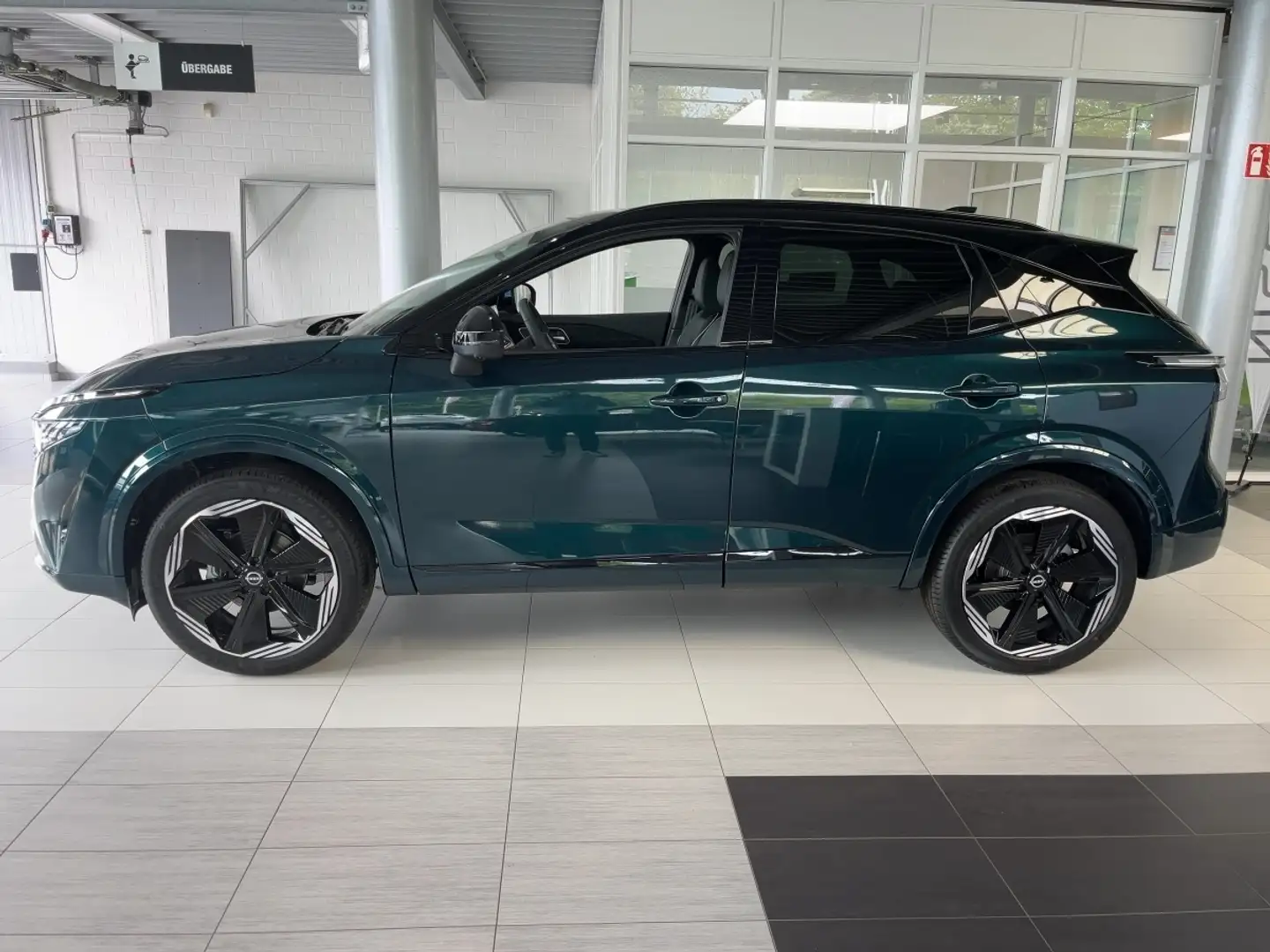 Nissan Qashqai N-DESIGN 140 PS Pano/Navi/PDC/SHZ Grün - 2