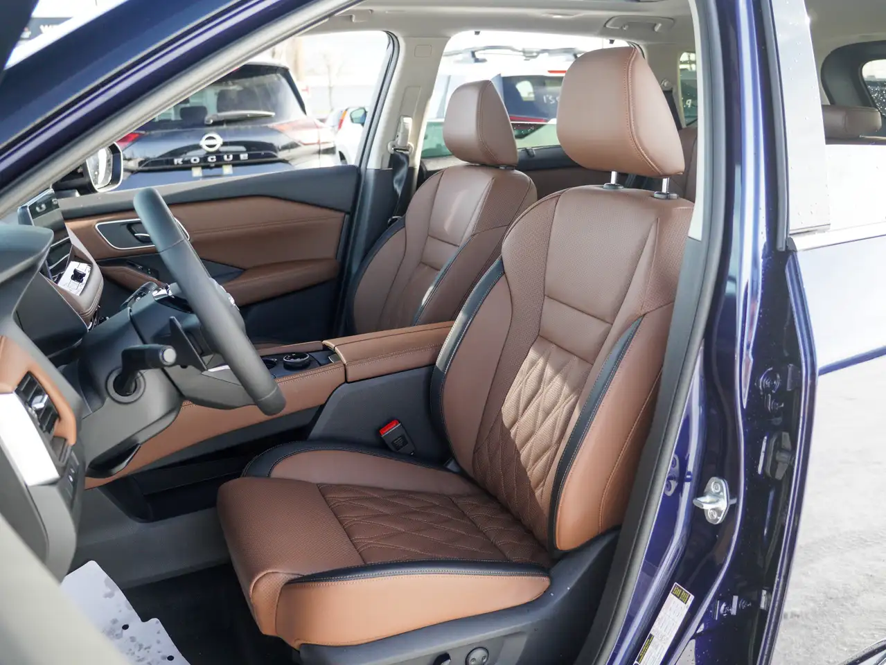 Nissan Rogue снимка Nissan Rogue