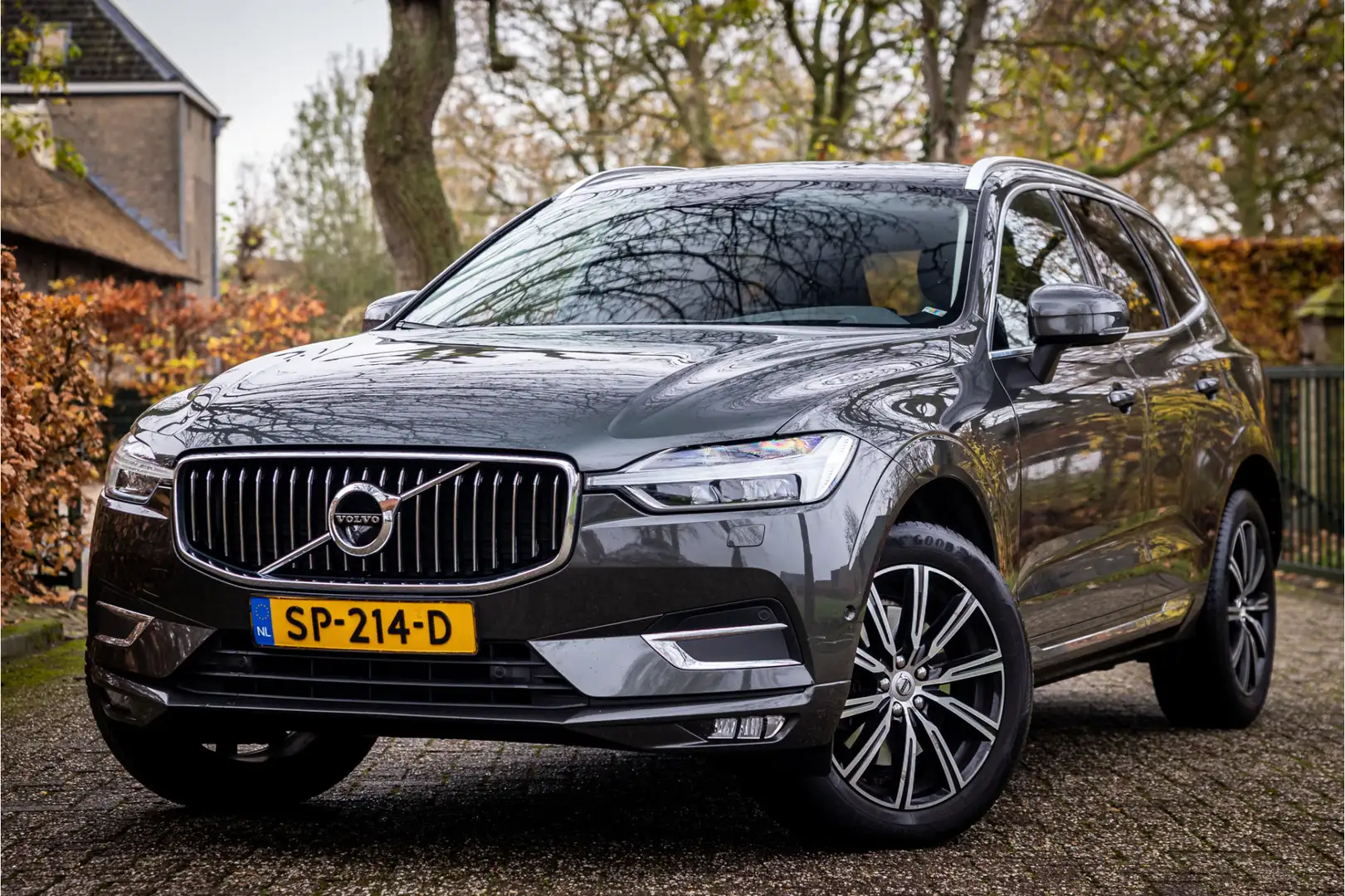 Volvo XC60 2.0 D4 AWD Inscription Head Up Panorama 360 Camera Grigio - 1