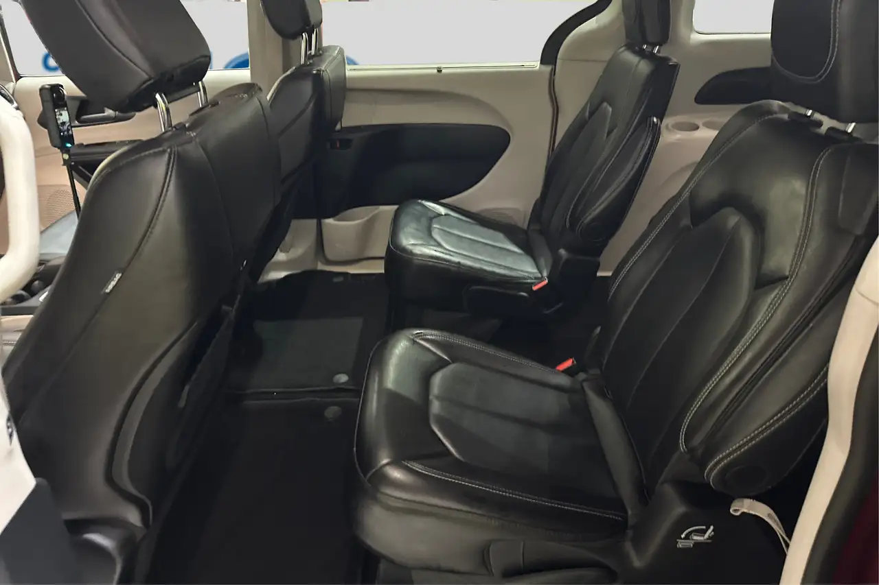 Chrysler Pacifica снимка Chrysler Pacifica