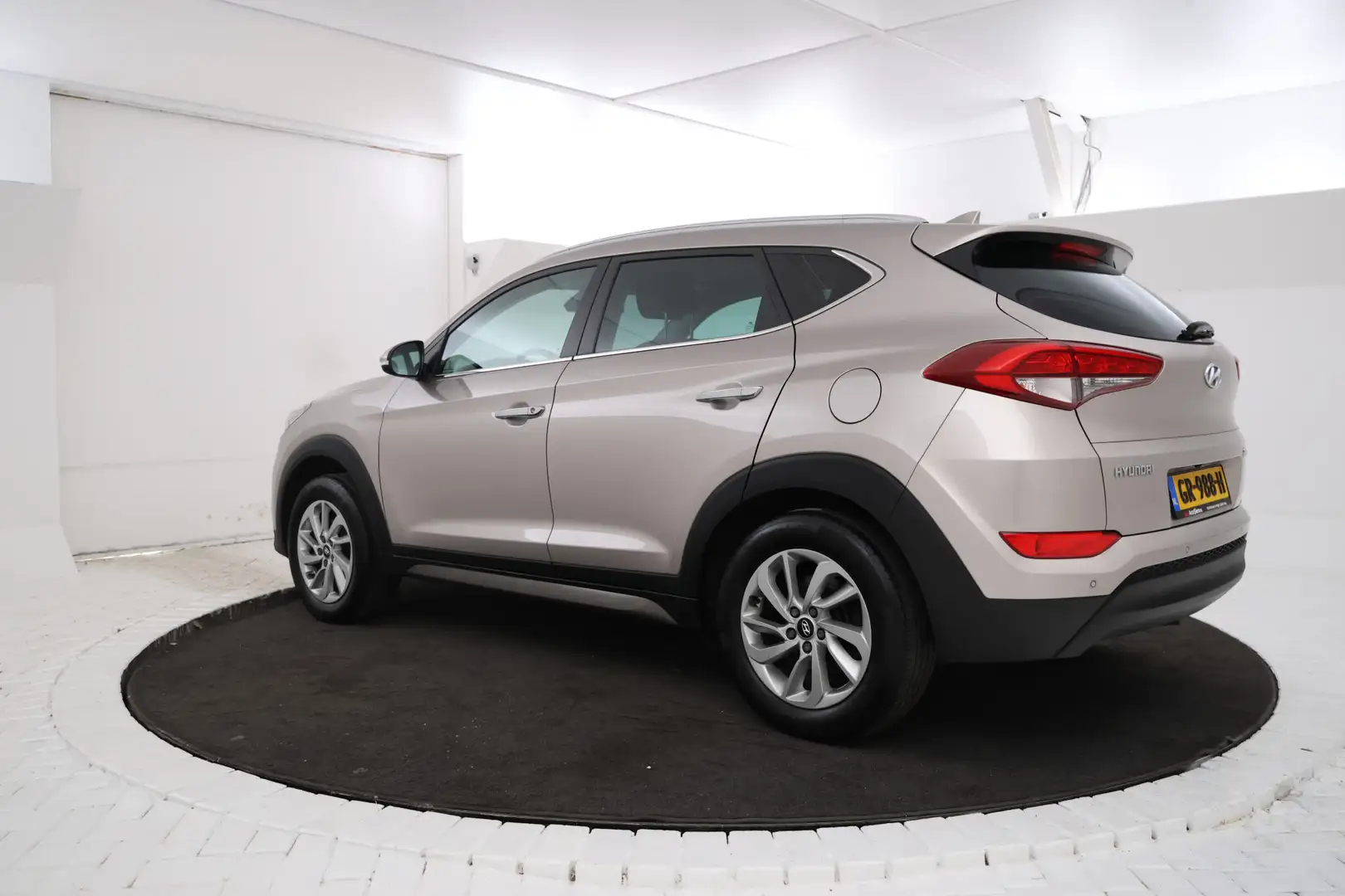 Hyundai TUCSON 1.6 GDi Comfort Navigatie, Climtate, Stoelverw, Beige - 2