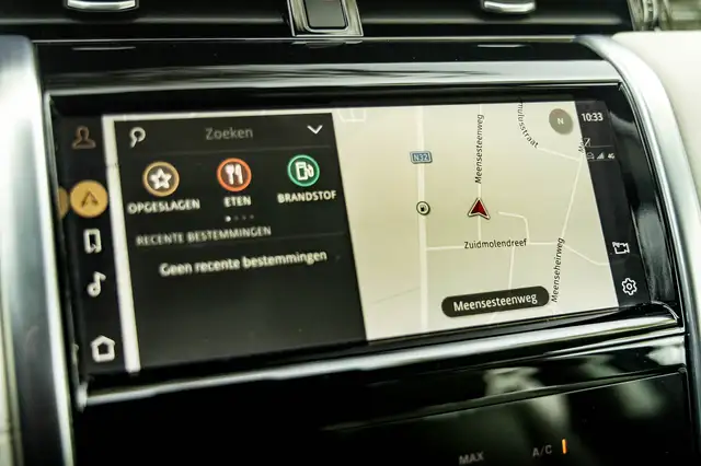 Land Rover Discovery Sport view 11