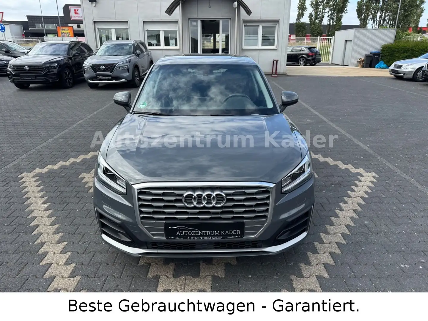 Audi Q2 design*S-Line*Vollledersitze*R-Kamera*1.Hand* Gris - 2